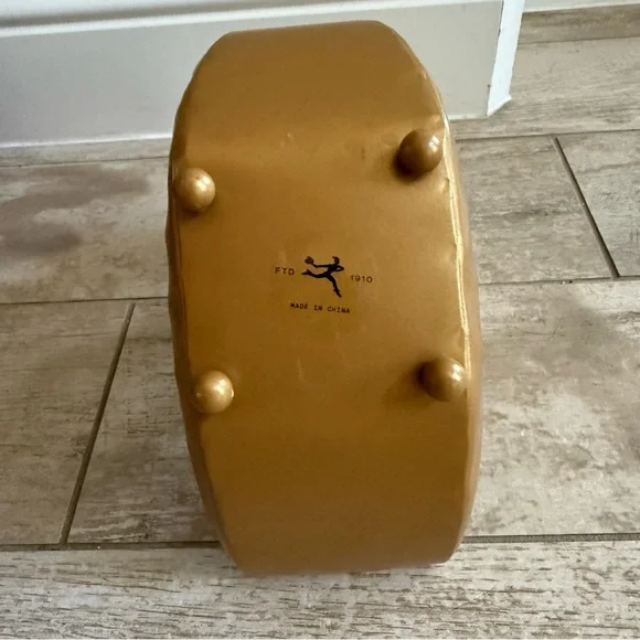 Gold Tone Crescent Moon Decor with Stars planter - Picture 4 of 7